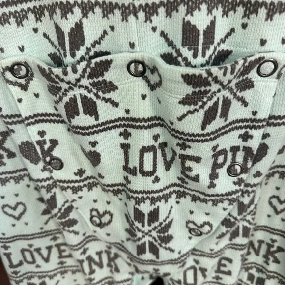VS PINK Mint Thermal Onesie Pajamas Fair Isle Snowflake – Size S Rare